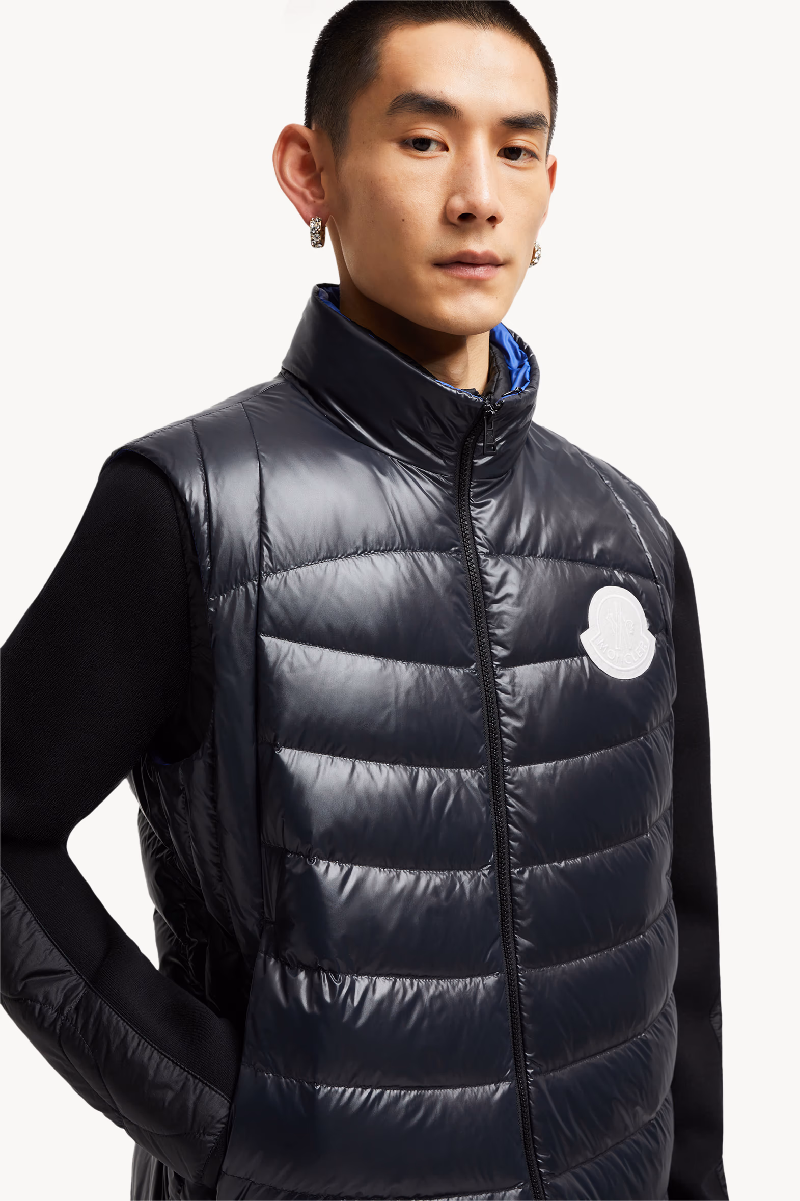 Chaleco plumífero con acolchado curvo y capucha Menelao Hombre Gris Moncler 7